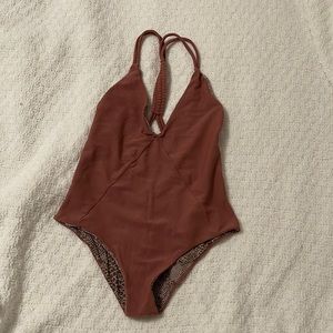 Acacia Venezuela in Lipstick Cord